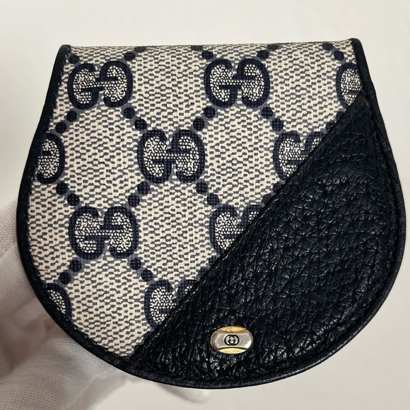 Gucci Accessory Collection Accessories - RARE Gucci Supreme Coin Holder Purse EUC Authenticity Guarantee